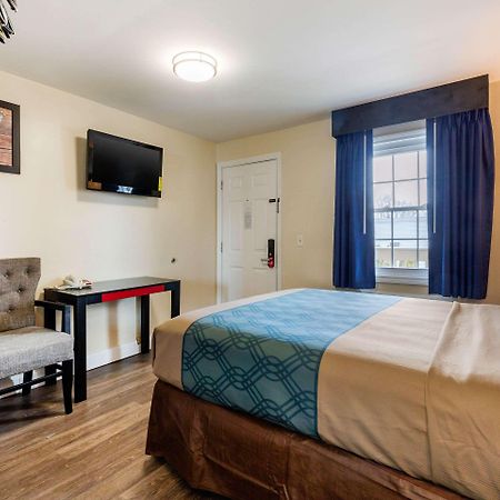 Econo Lodge By Choice - Cape Cod West Yarmouth Exteriör bild