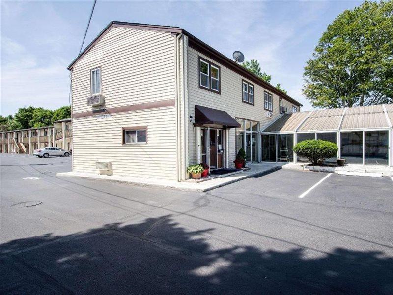 Econo Lodge By Choice - Cape Cod West Yarmouth Exteriör bild