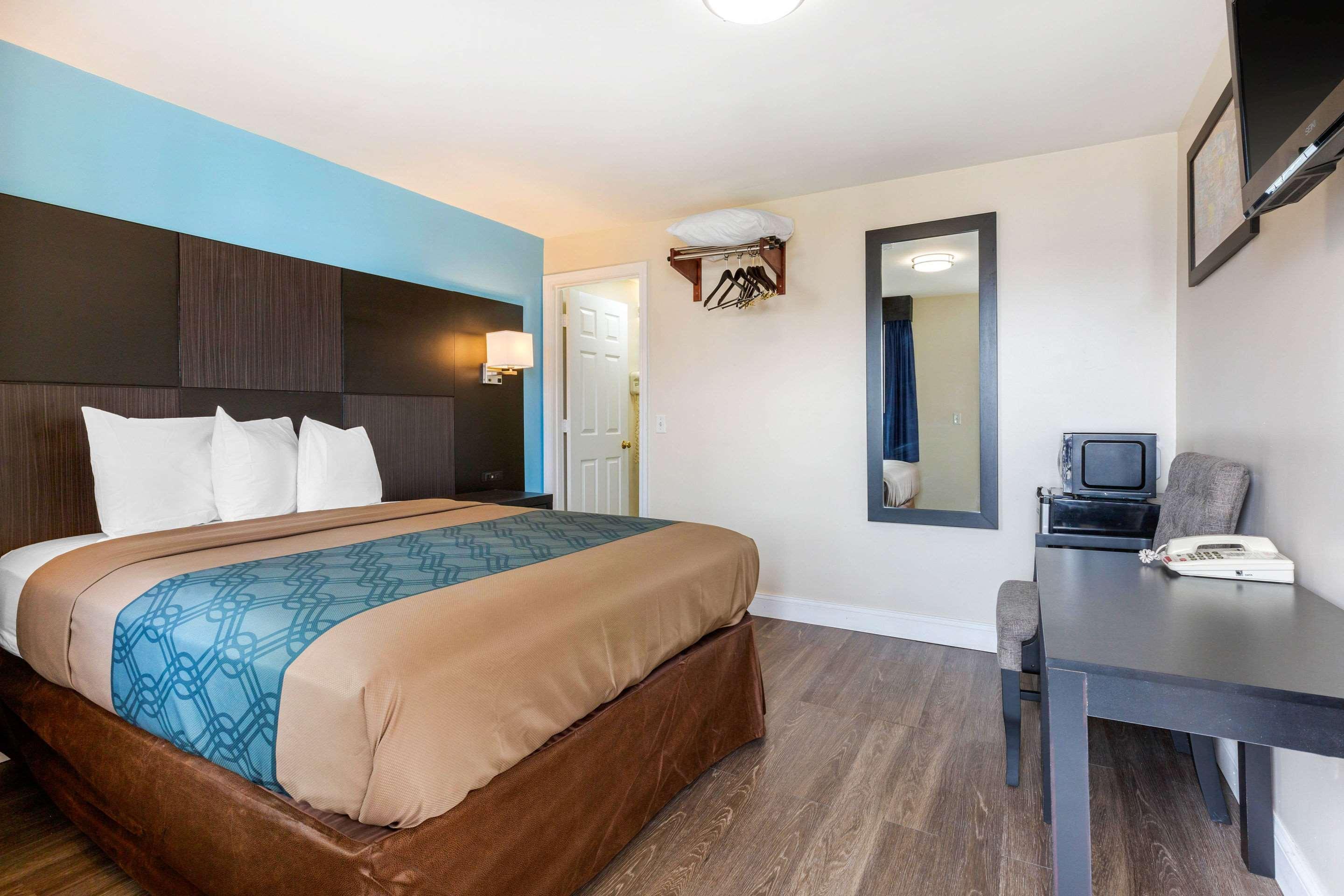 Econo Lodge By Choice - Cape Cod West Yarmouth Exteriör bild