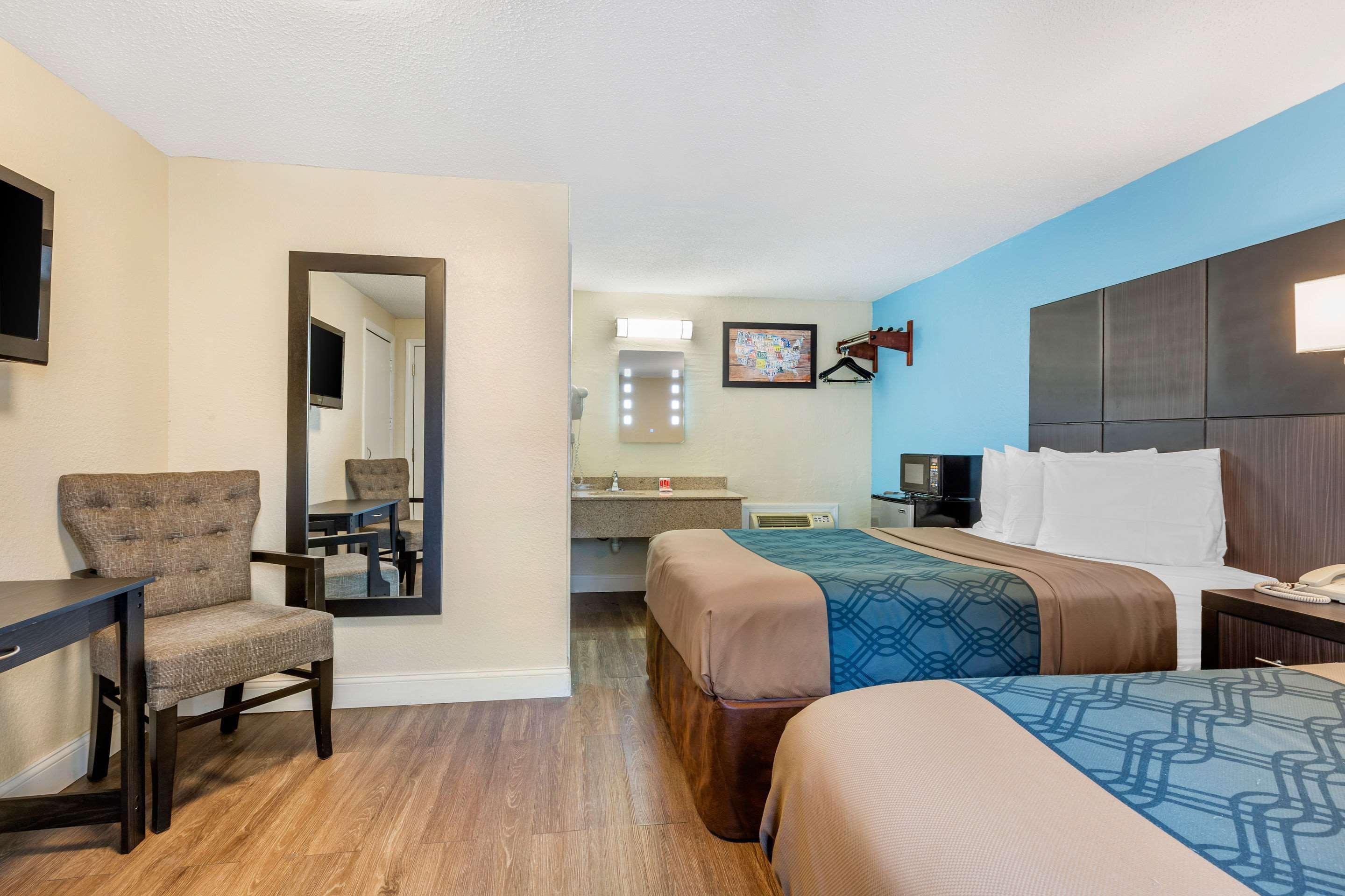 Econo Lodge By Choice - Cape Cod West Yarmouth Exteriör bild